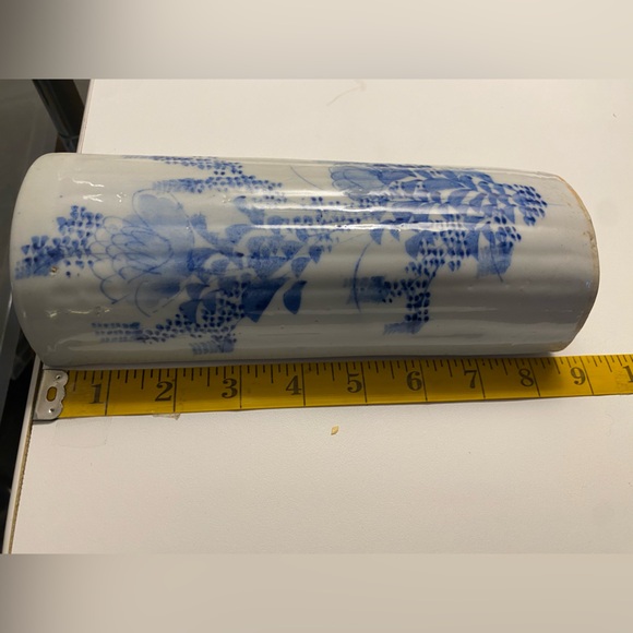 Vintage Blue & White Porcelain Wall Vase Floral Motif - Picture 17 of 17